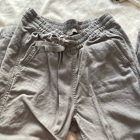 Gray Linen Capri Pants - Picture 4 of 6